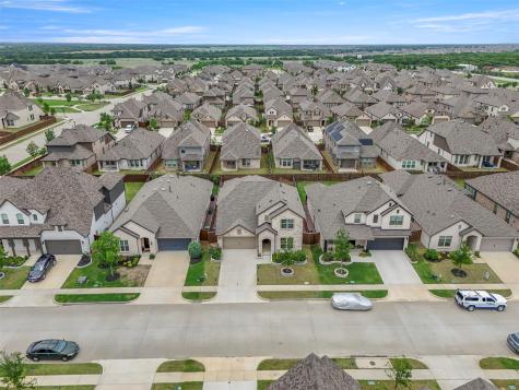 1913 Braided Mane Avenue Aubrey TX 76227