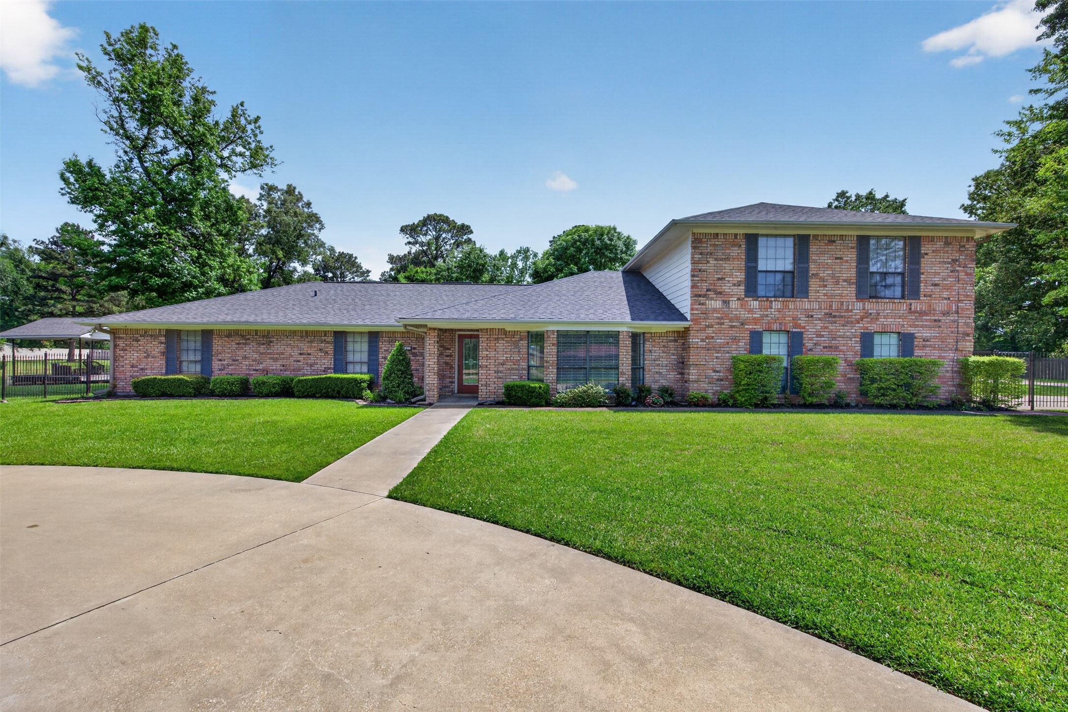 1411 Holly Street S Waskom TX 75692