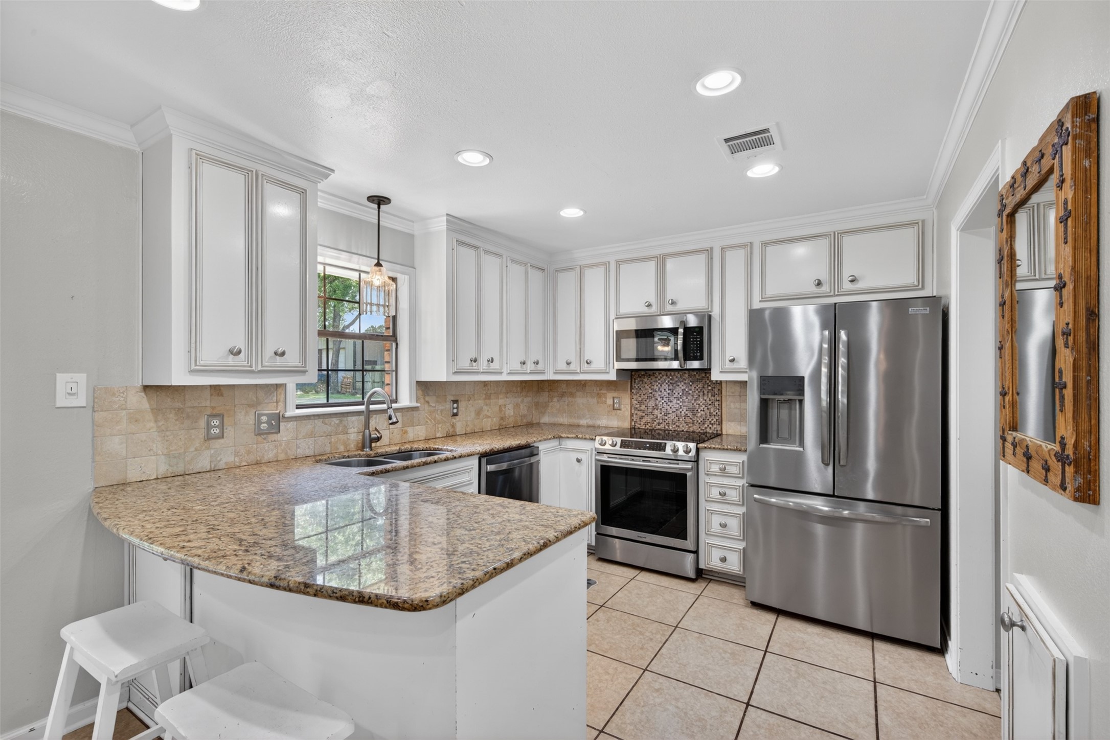 1411 Holly Street S Waskom TX 75692