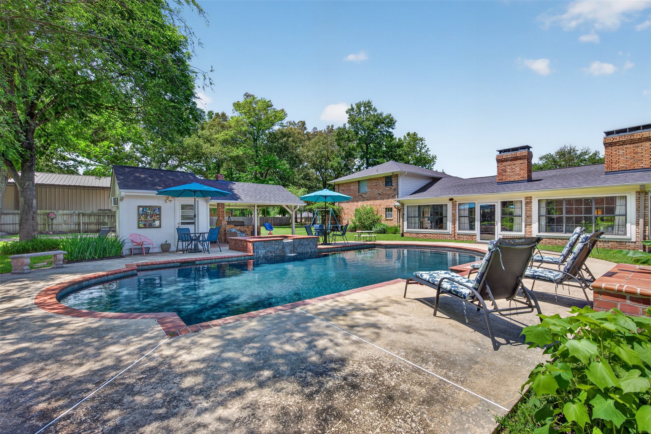 1411 Holly Street S Waskom TX 75692