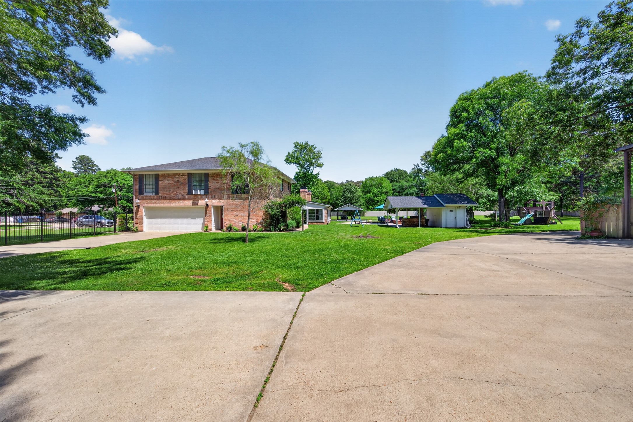 1411 Holly Street S Waskom TX 75692