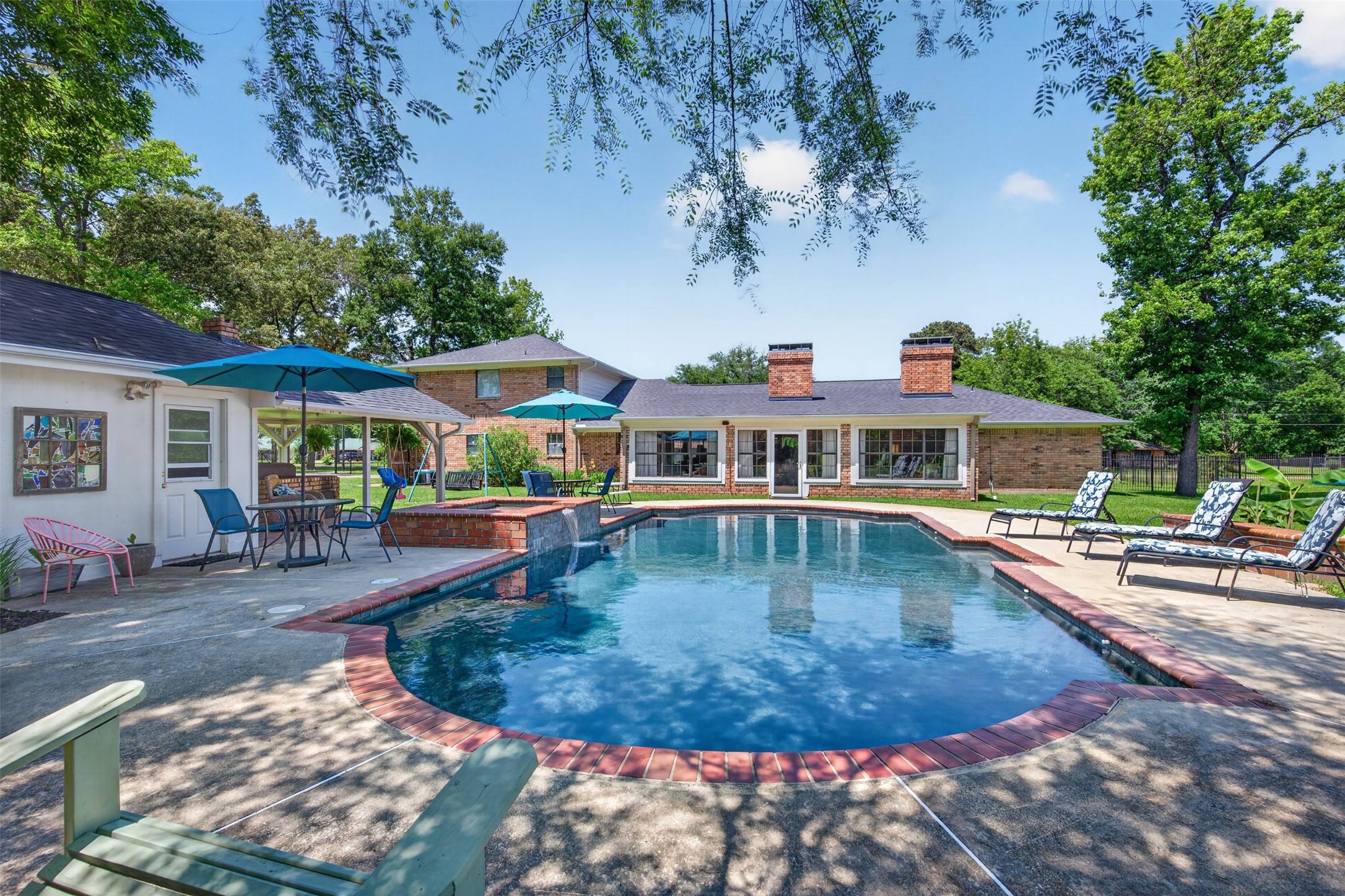 1411 Holly Street S Waskom TX 75692