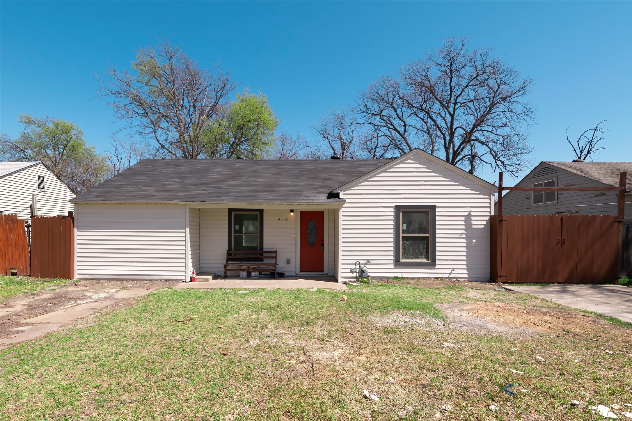 610 SE 11th Street Grand Prairie TX 75051