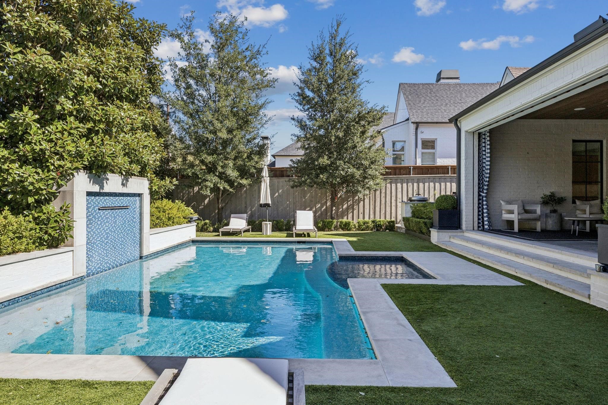 6815 Stichter Avenue Dallas TX 75230