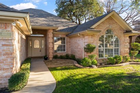 437 E Ewell Street Granbury TX 76048