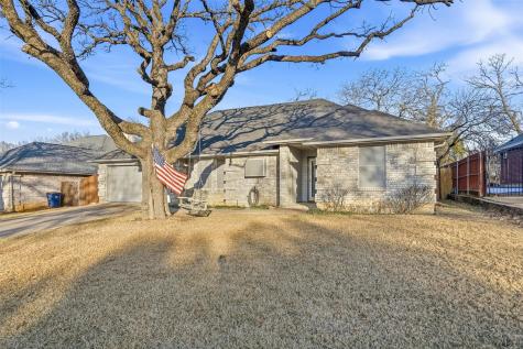 685 Cardinal Ridge Road Burleson TX 76028