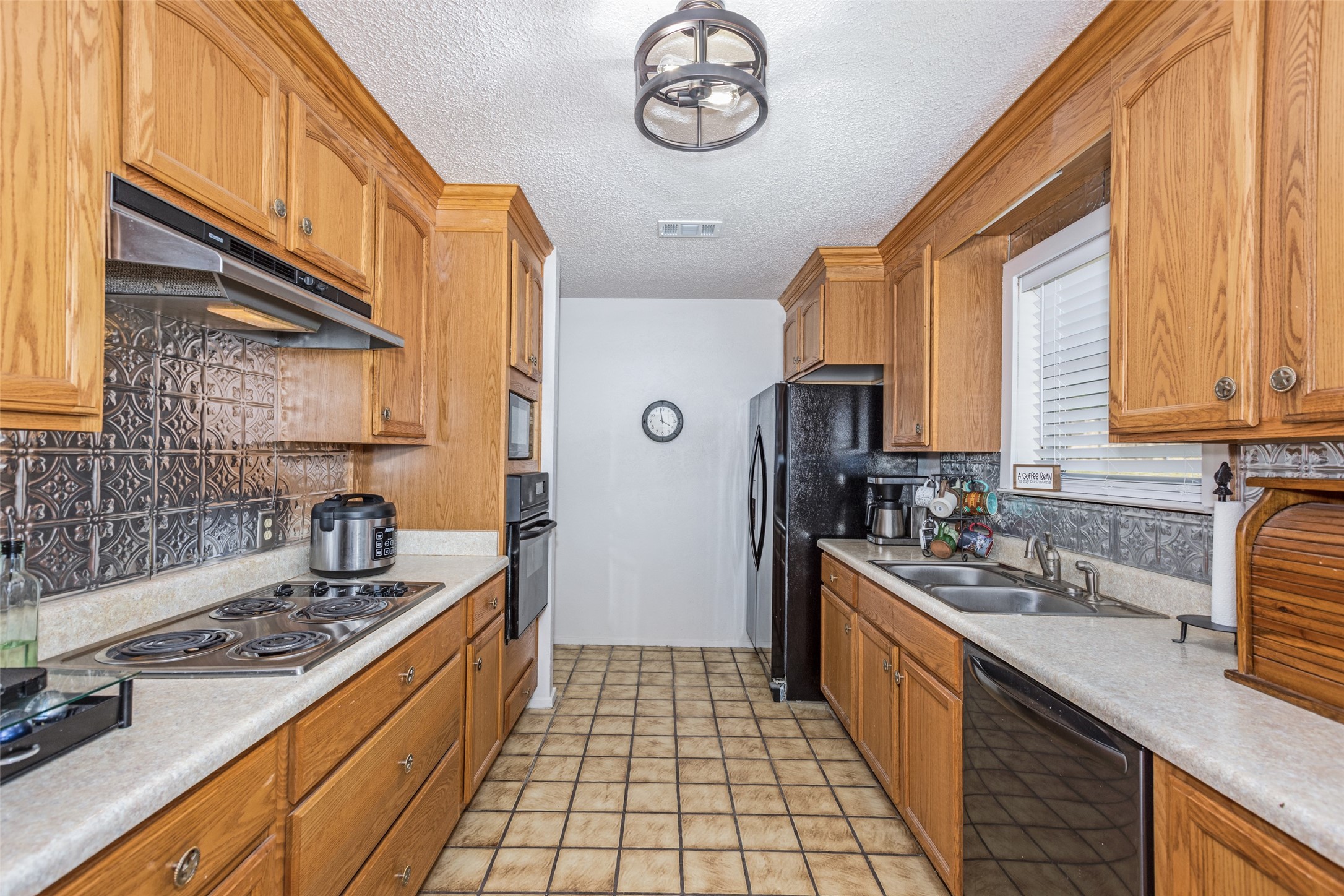 805 Quail Run Street Crowley TX 76036