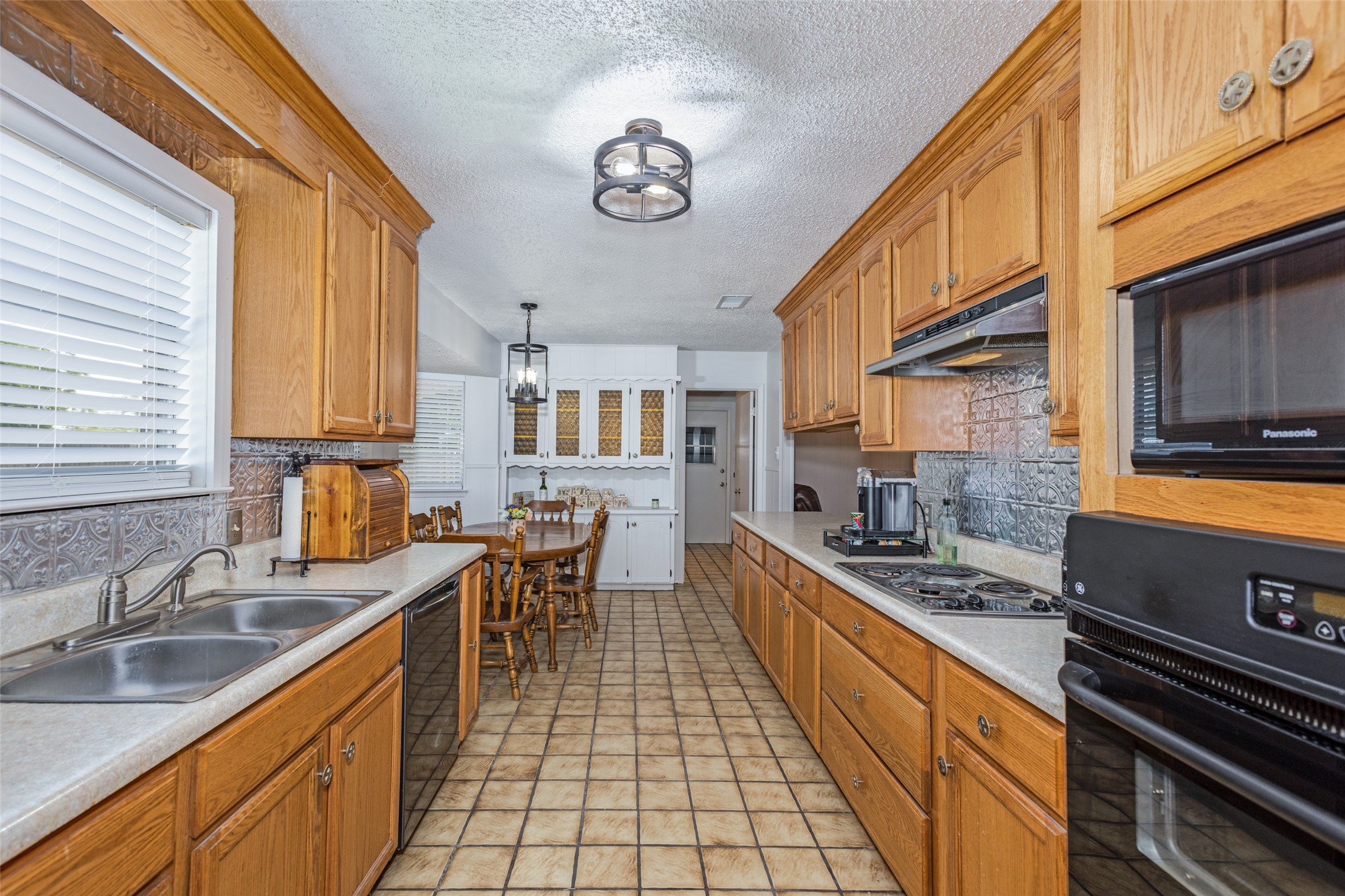 805 Quail Run Street Crowley TX 76036