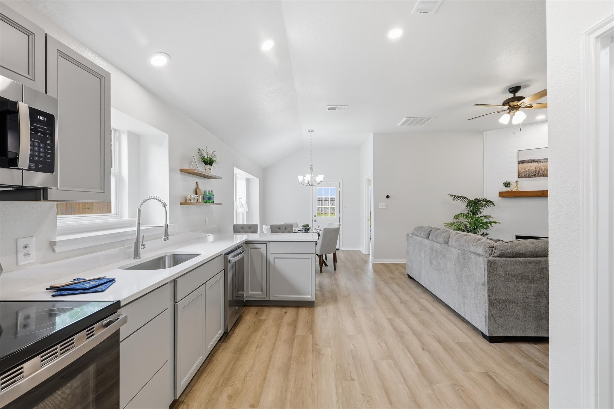 809 Mr Haney Drive Midlothian TX 76065
