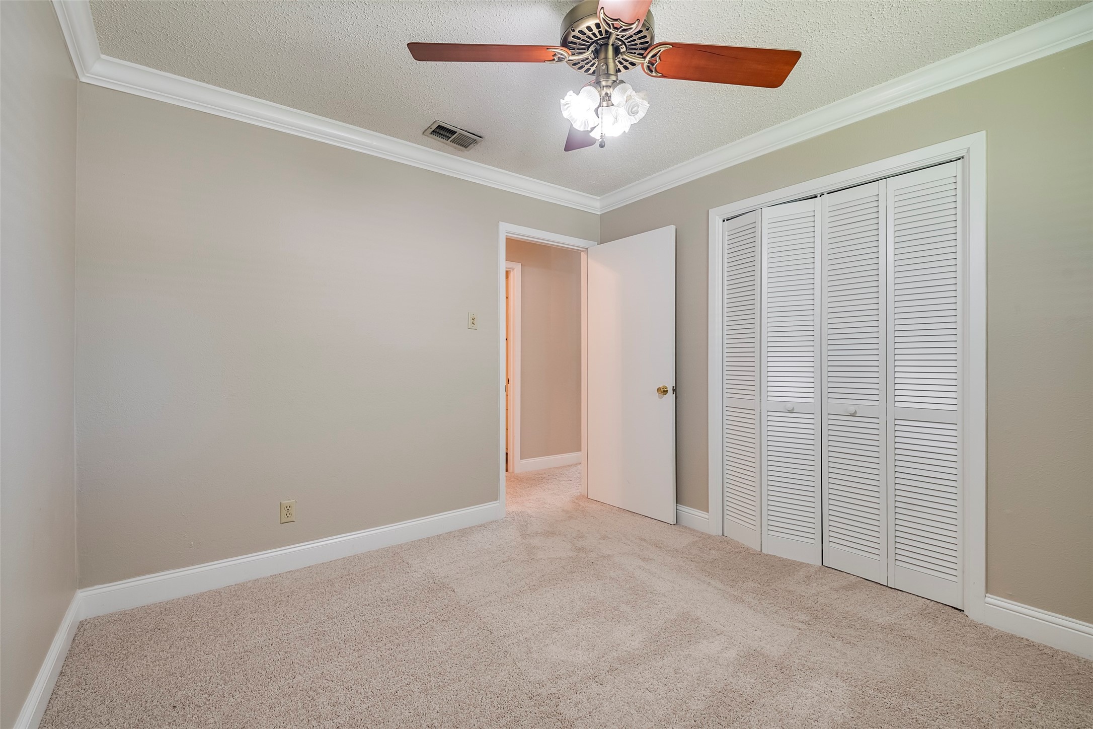 818 Westbrook Drive Irving TX 75060