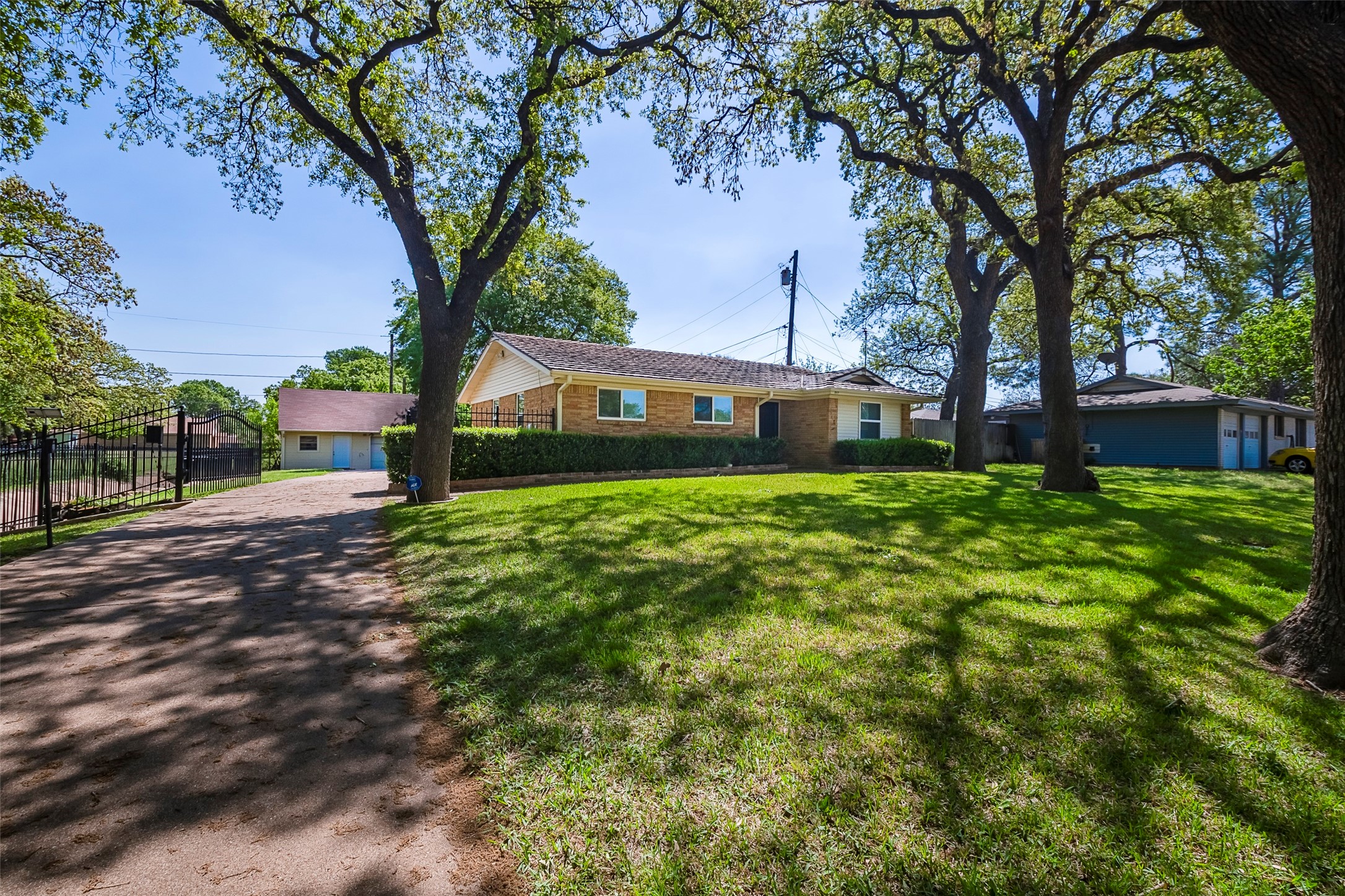 818 Westbrook Drive Irving TX 75060
