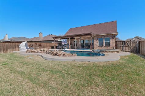 2006 Maxwell Court Aubrey TX 76227