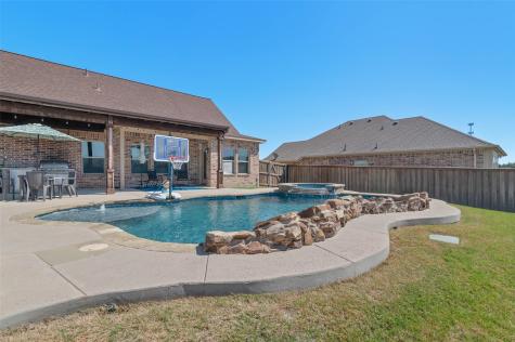 2006 Maxwell Court Aubrey TX 76227