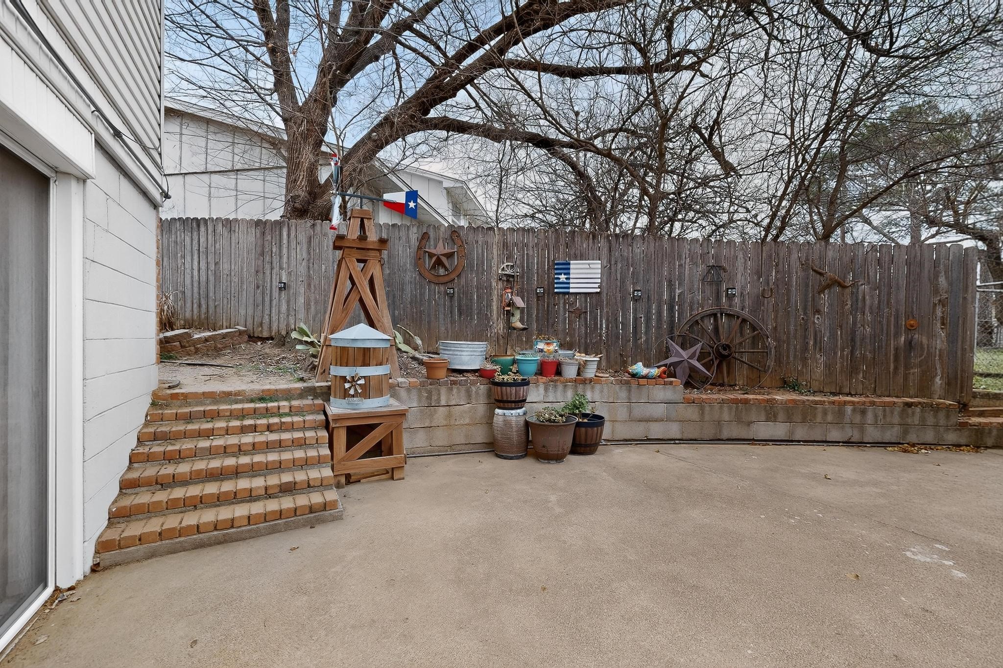 202 Senter Valley Road Irving TX 75060