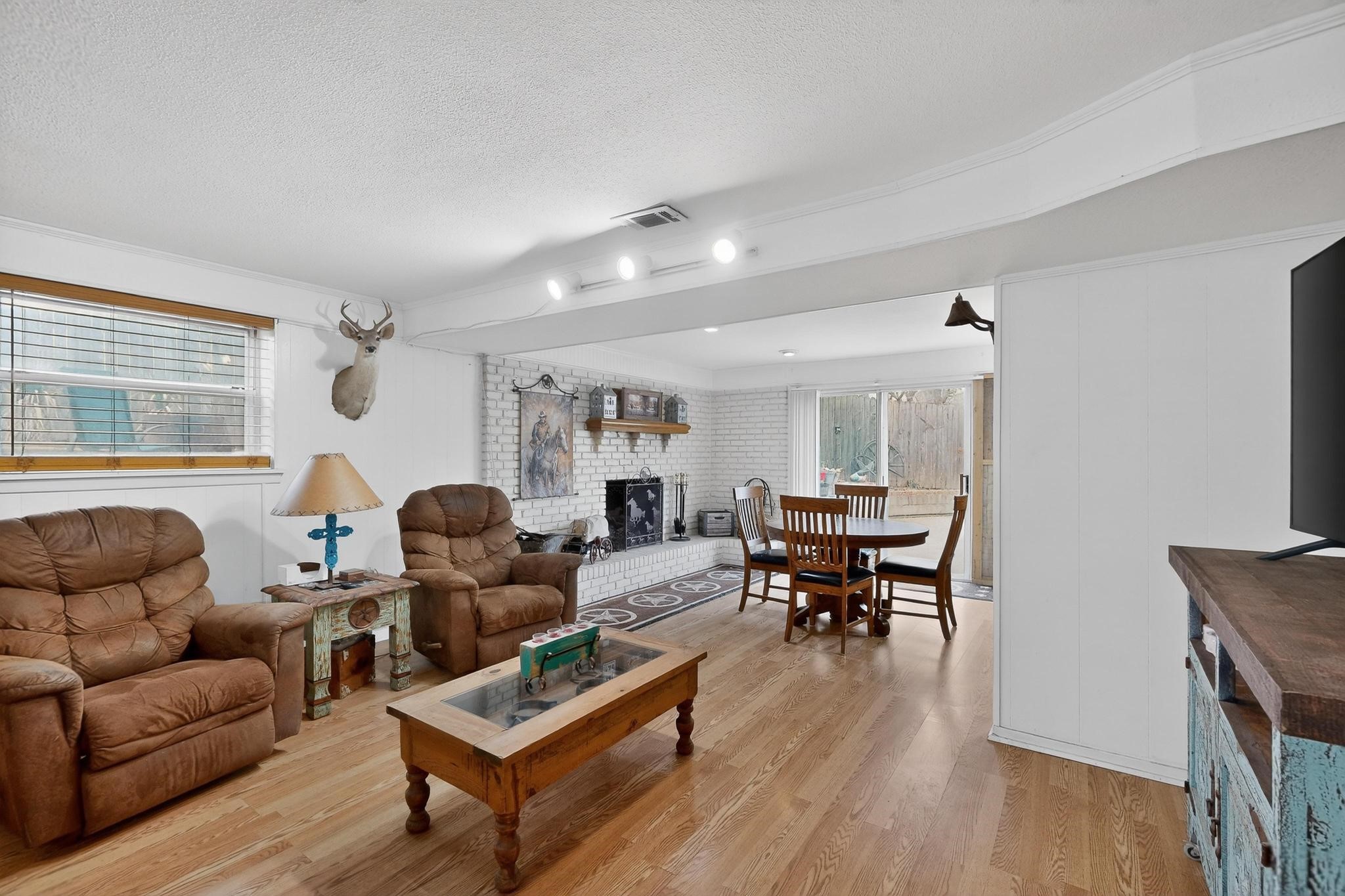 202 Senter Valley Road Irving TX 75060