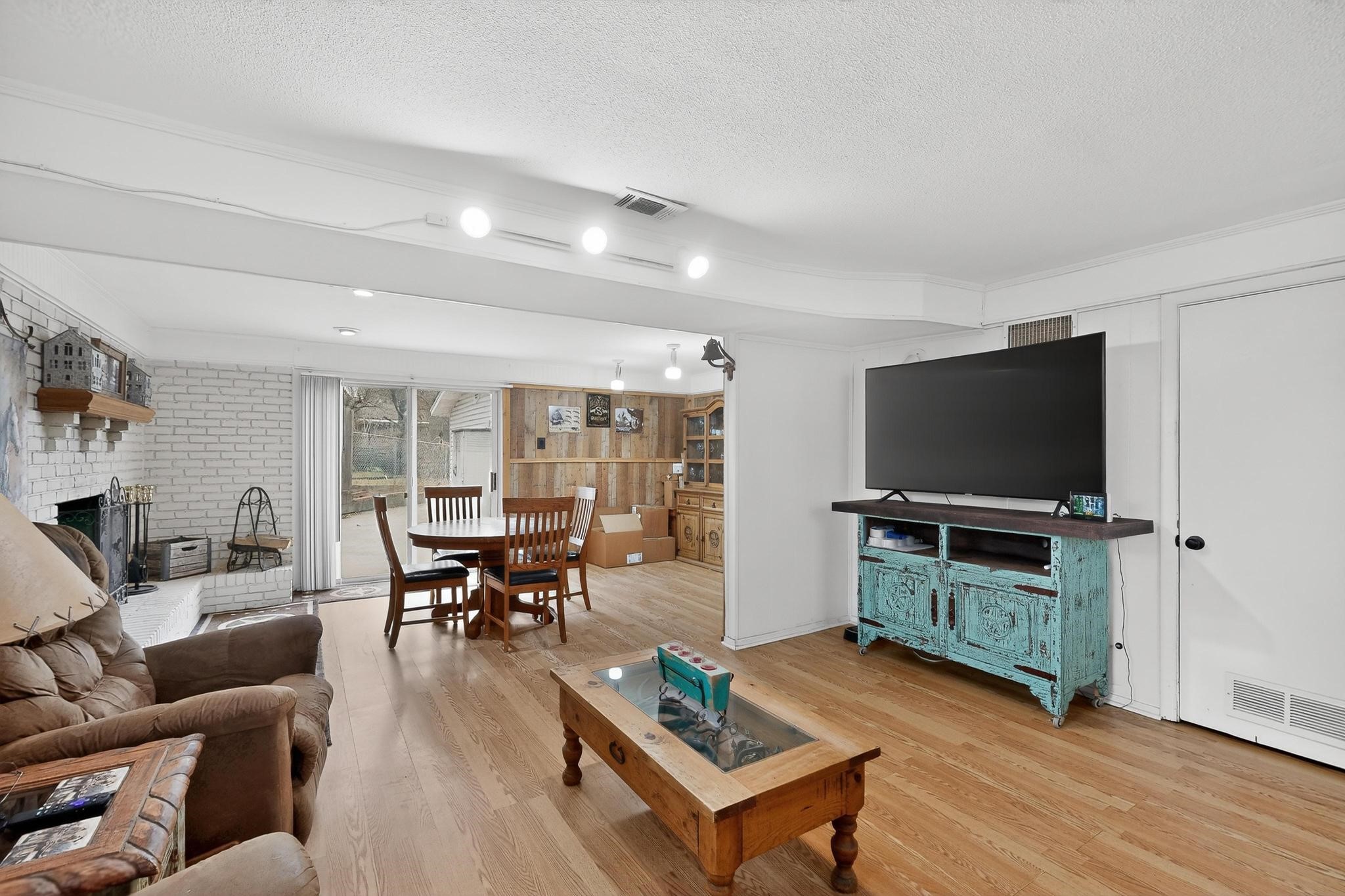 202 Senter Valley Road Irving TX 75060