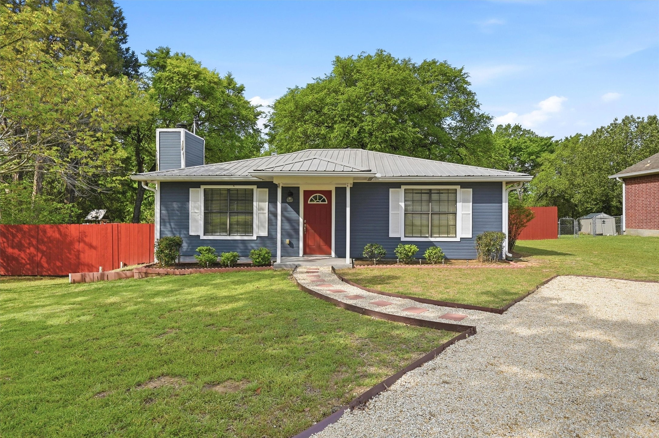 108 San Chez Drive Lake Kiowa TX 76240