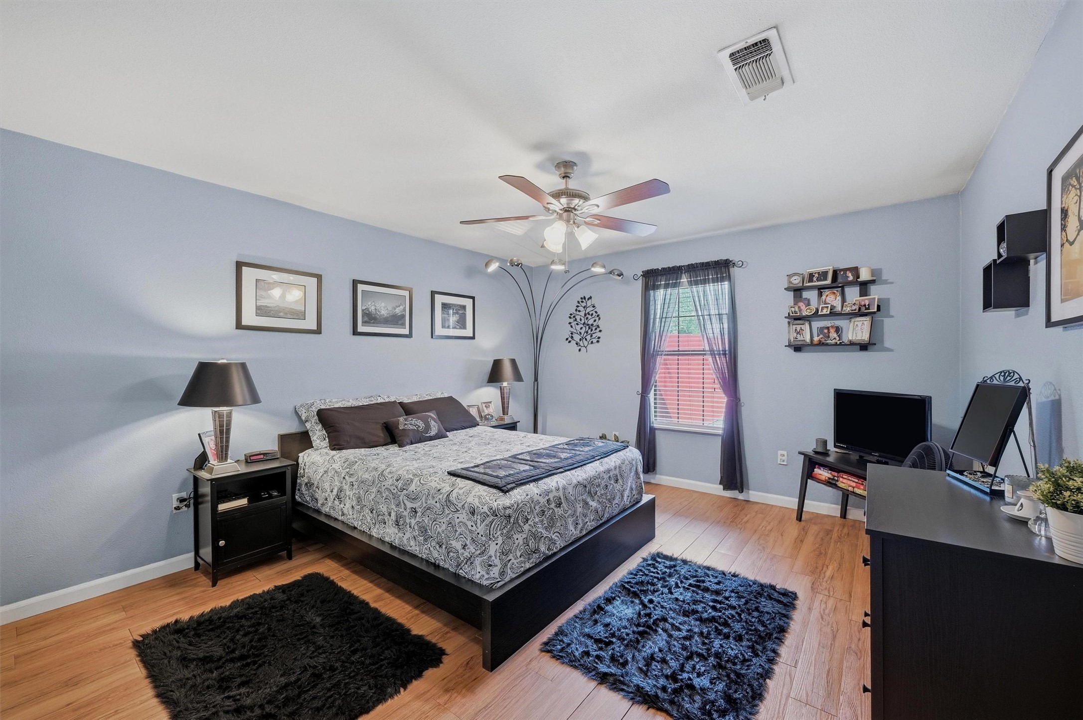108 San Chez Drive Lake Kiowa TX 76240