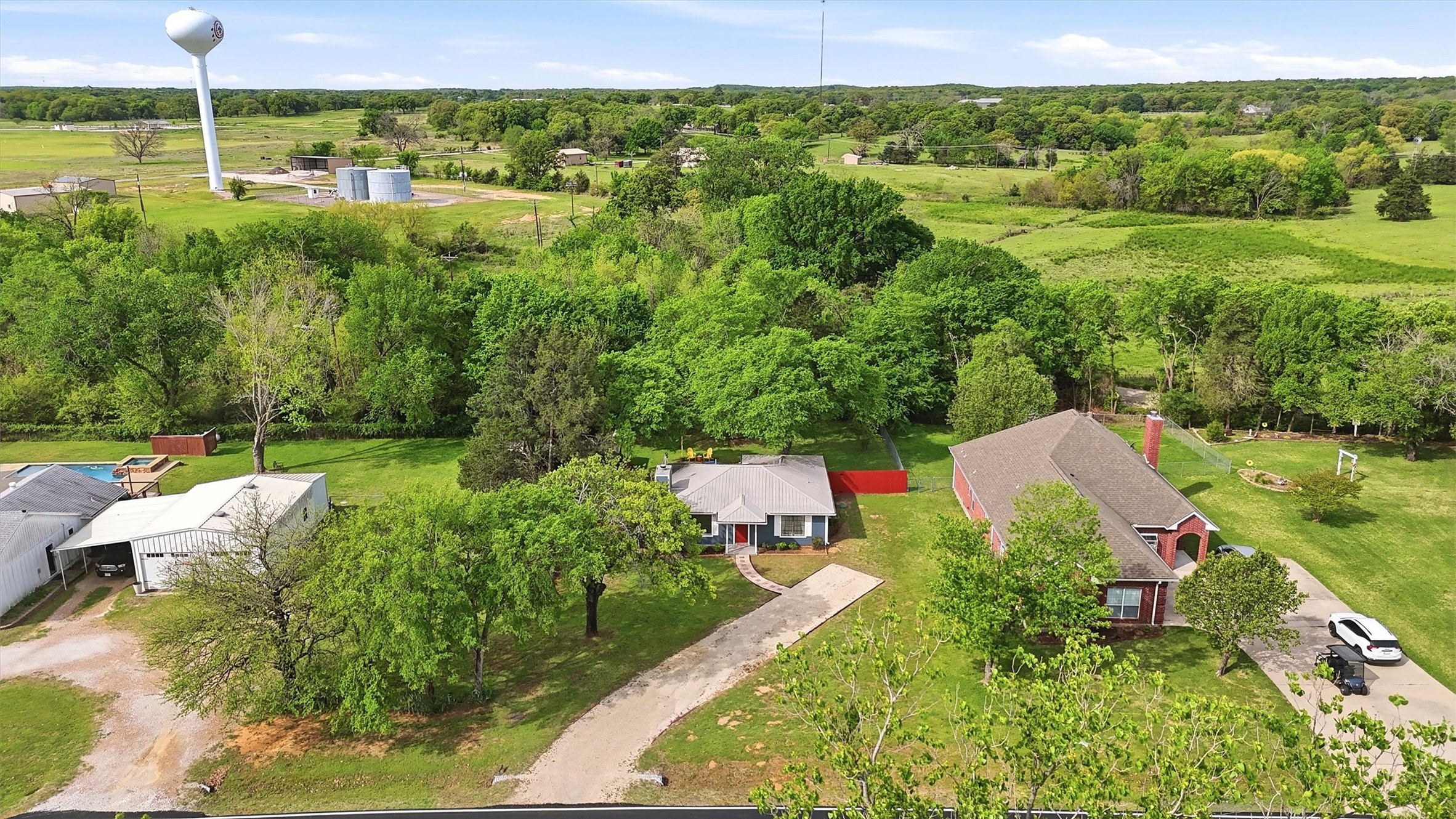 108 San Chez Drive Lake Kiowa TX 76240