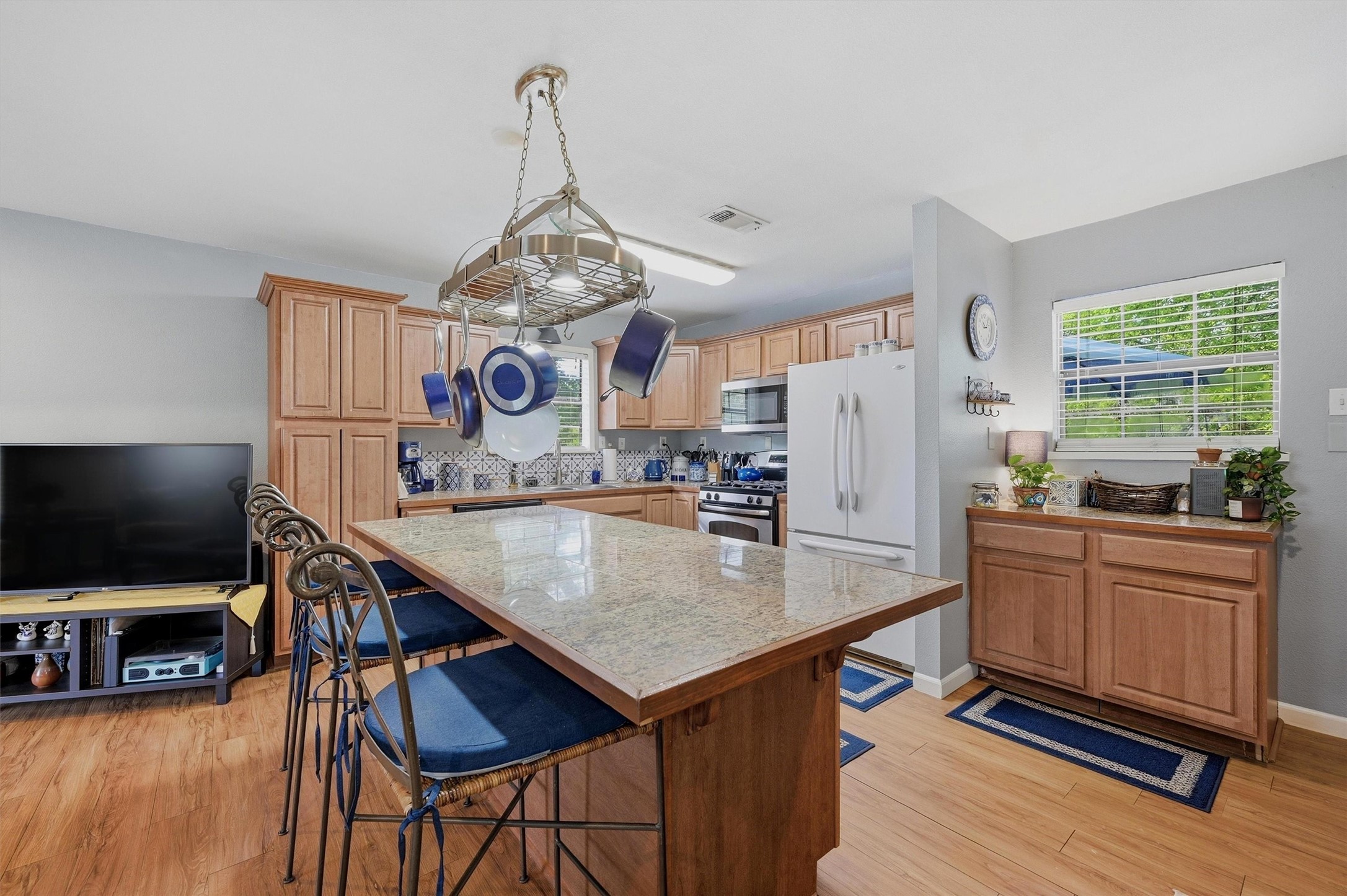 108 San Chez Drive Lake Kiowa TX 76240