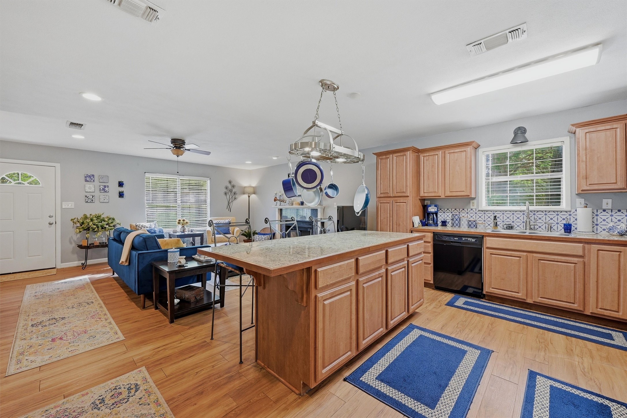 108 San Chez Drive Lake Kiowa TX 76240