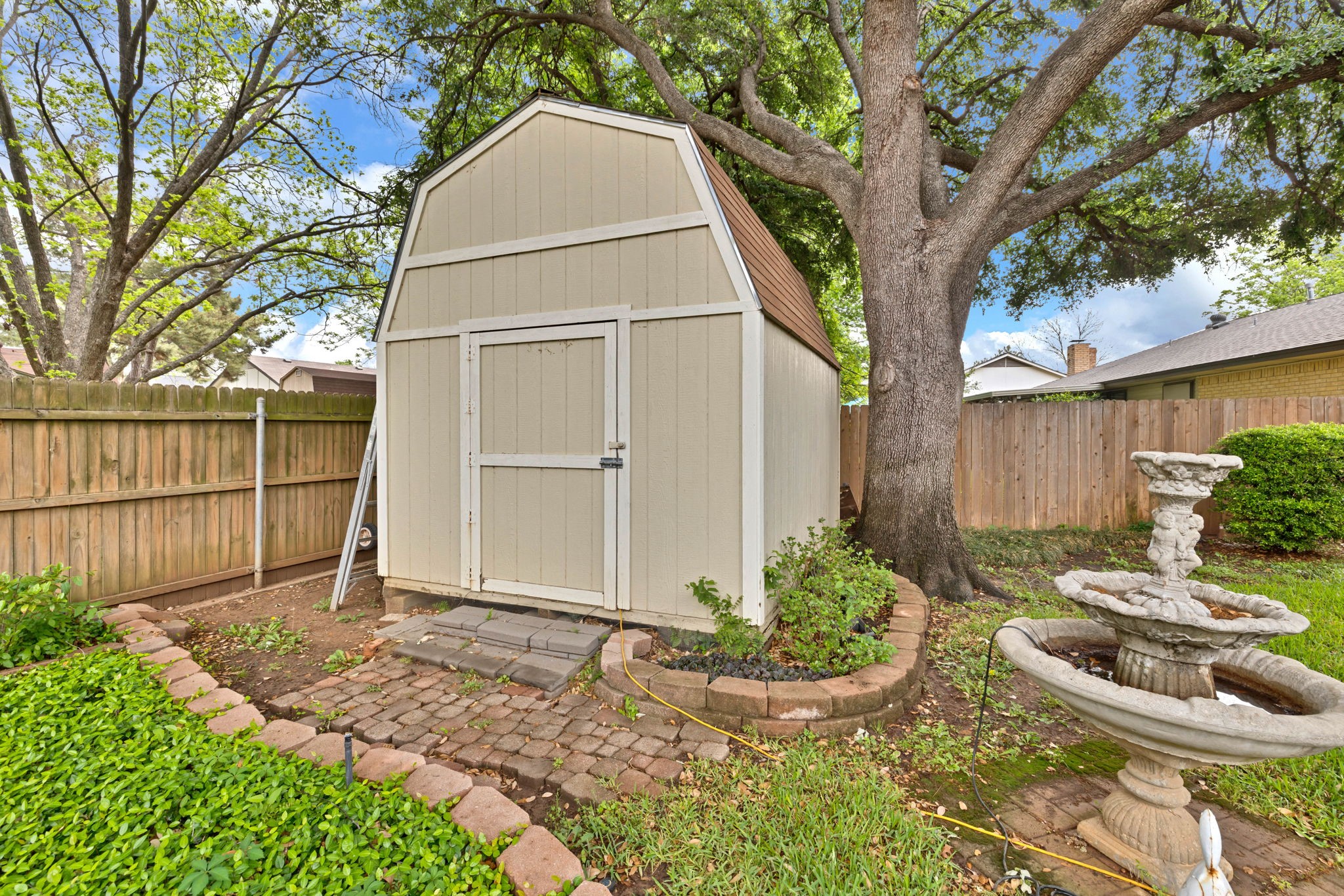 1823 Ridgebrook Drive Arlington TX 76015