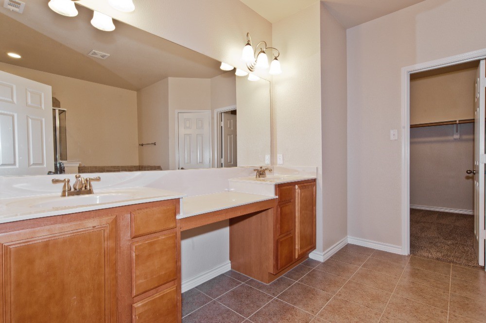 506 Port Royale Way Euless TX 76039