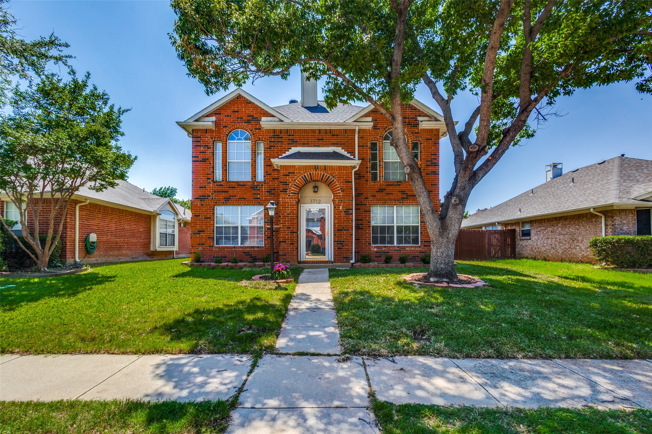 1712 Creekpoint Drive Lewisville TX 75067