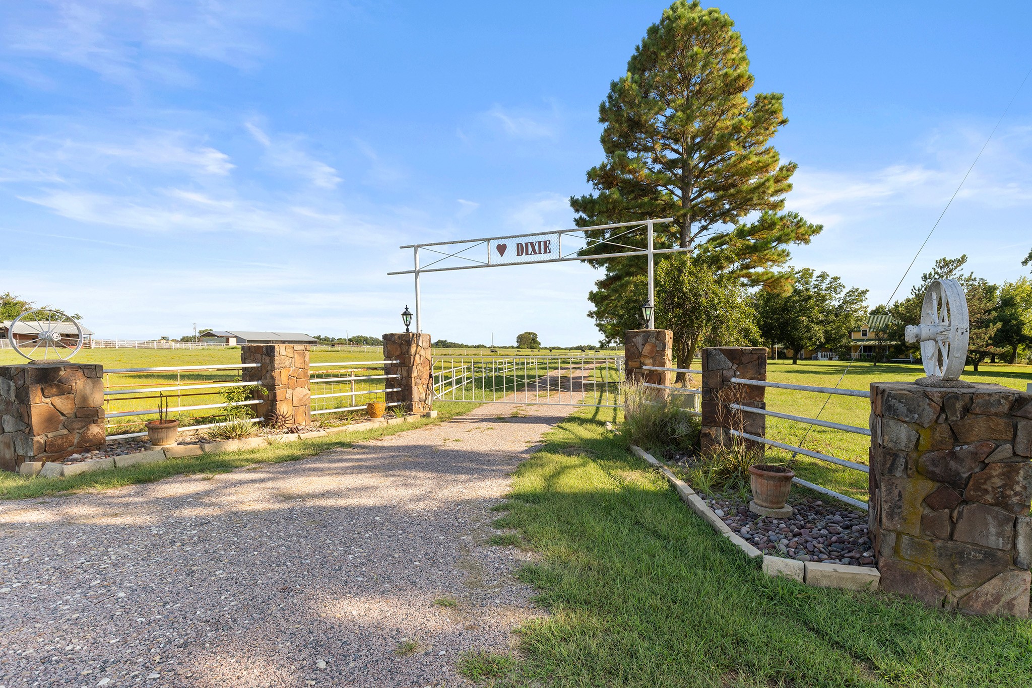 1276 Dixie Road Whitesboro TX 76273
