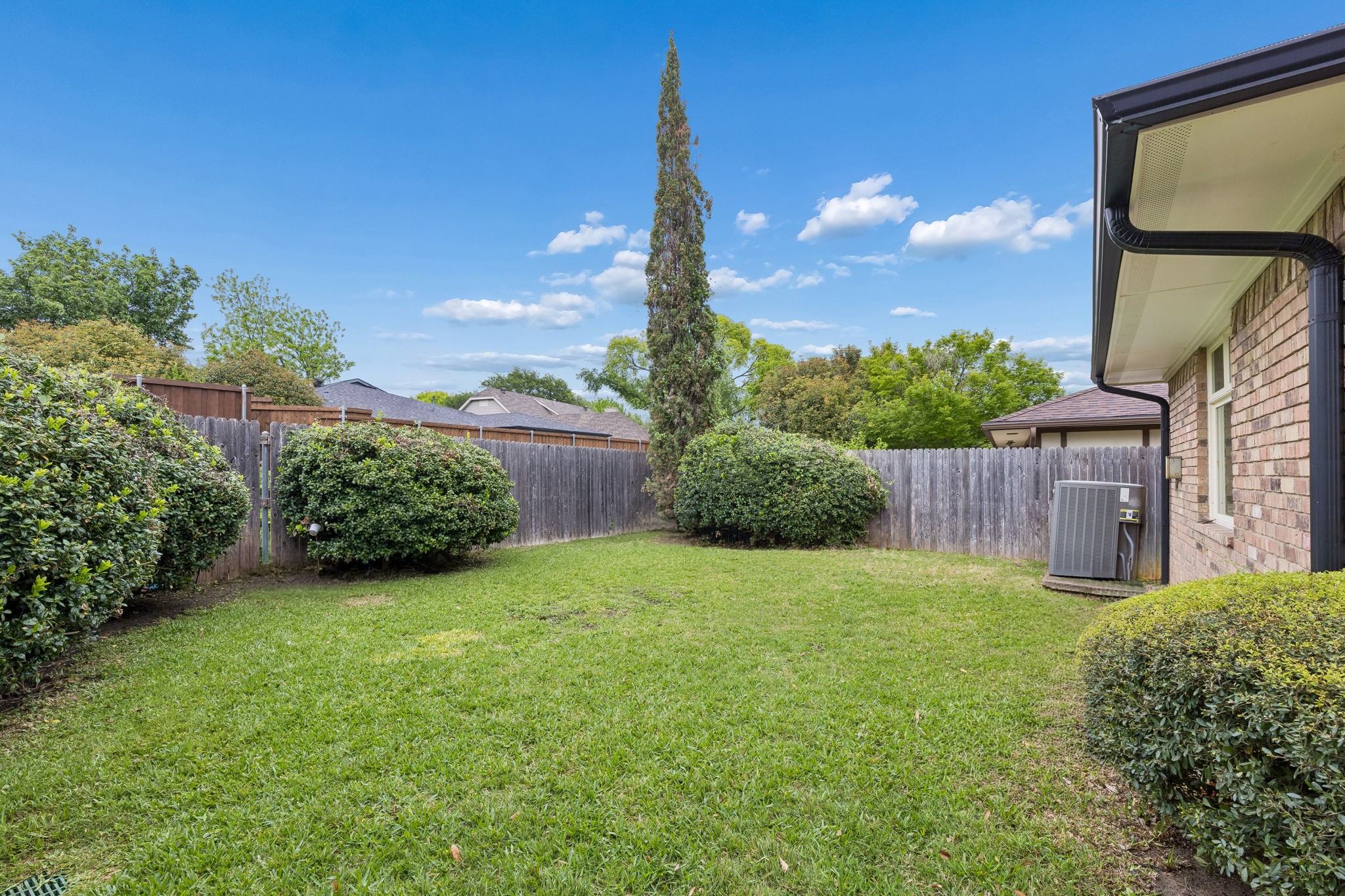 9515 Robin Meadow Drive Dallas TX 75243
