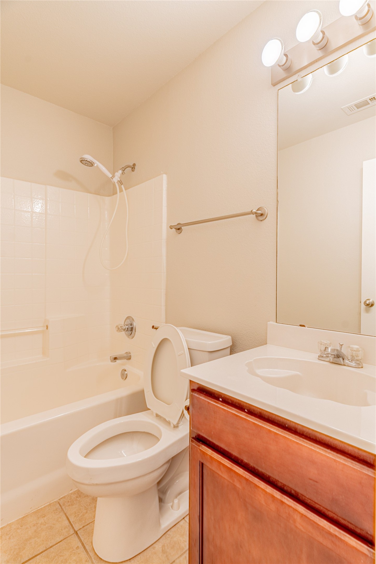 801 Deedee Creek Drive Euless TX 76040