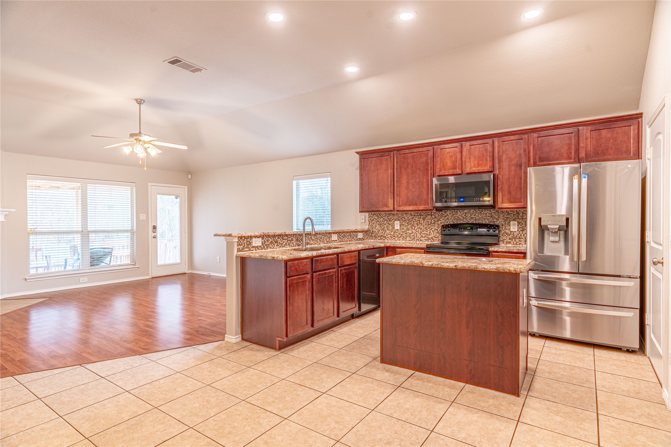 801 Deedee Creek Drive Euless TX 76040