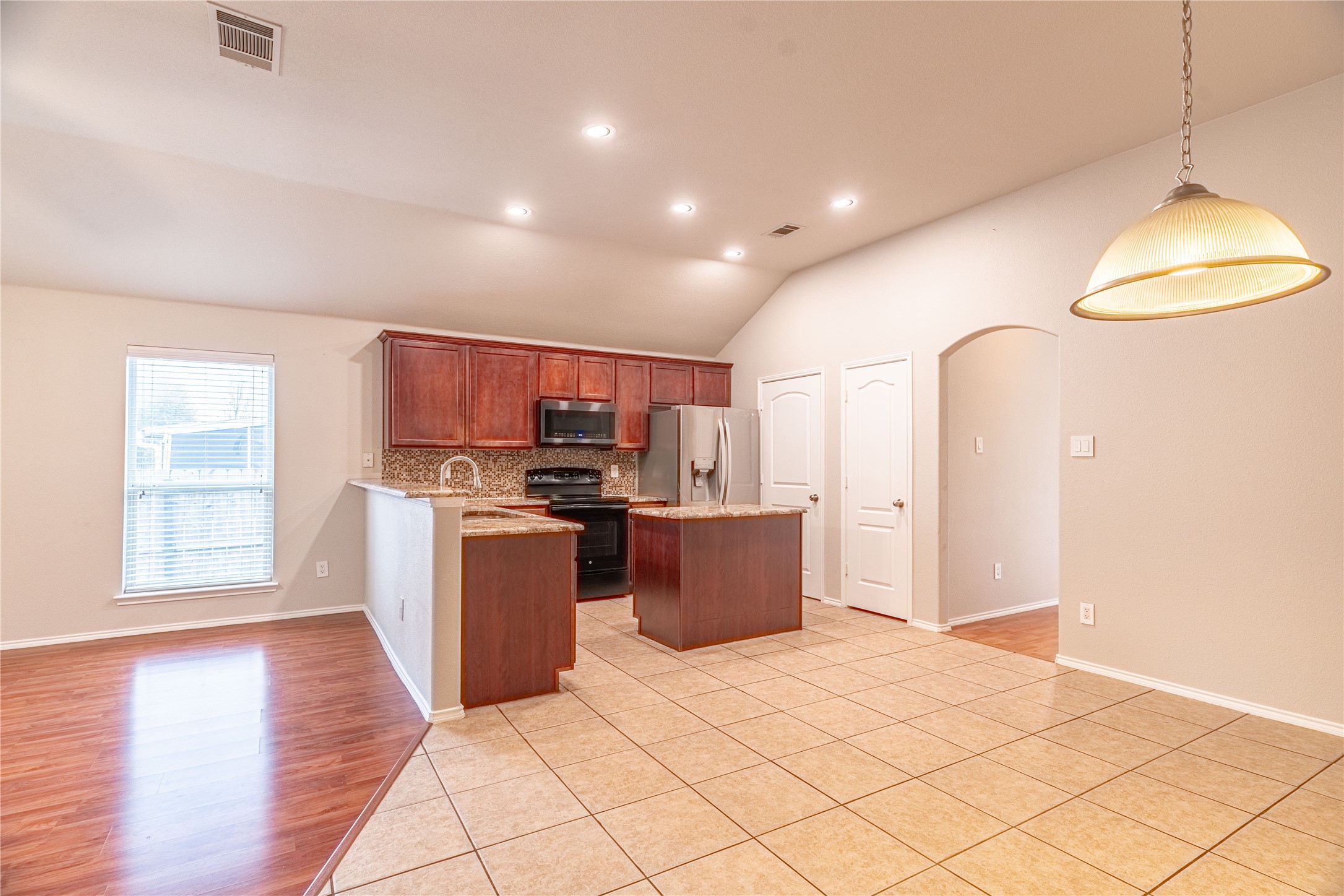 801 Deedee Creek Drive Euless TX 76040