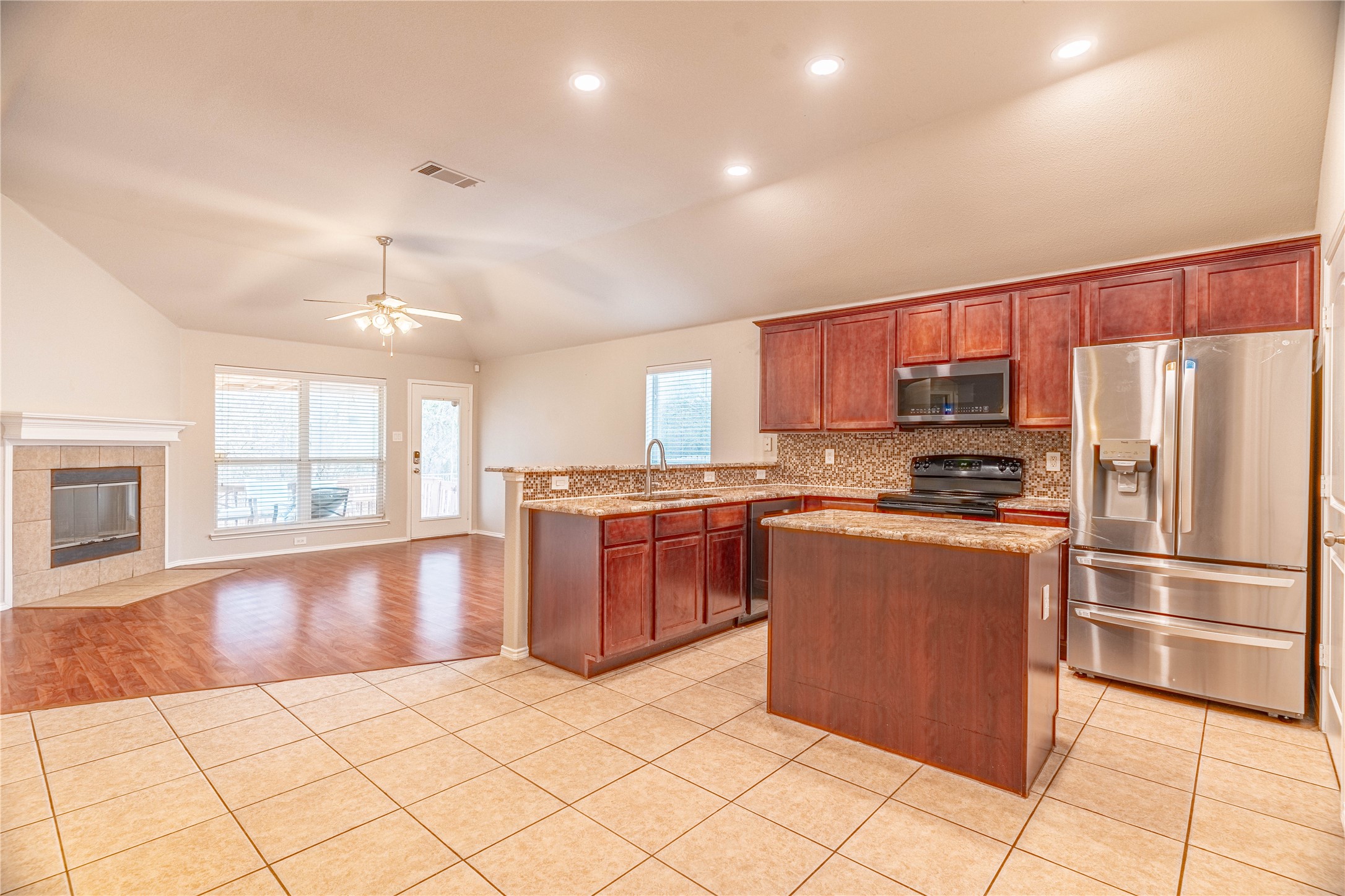 801 Deedee Creek Drive Euless TX 76040