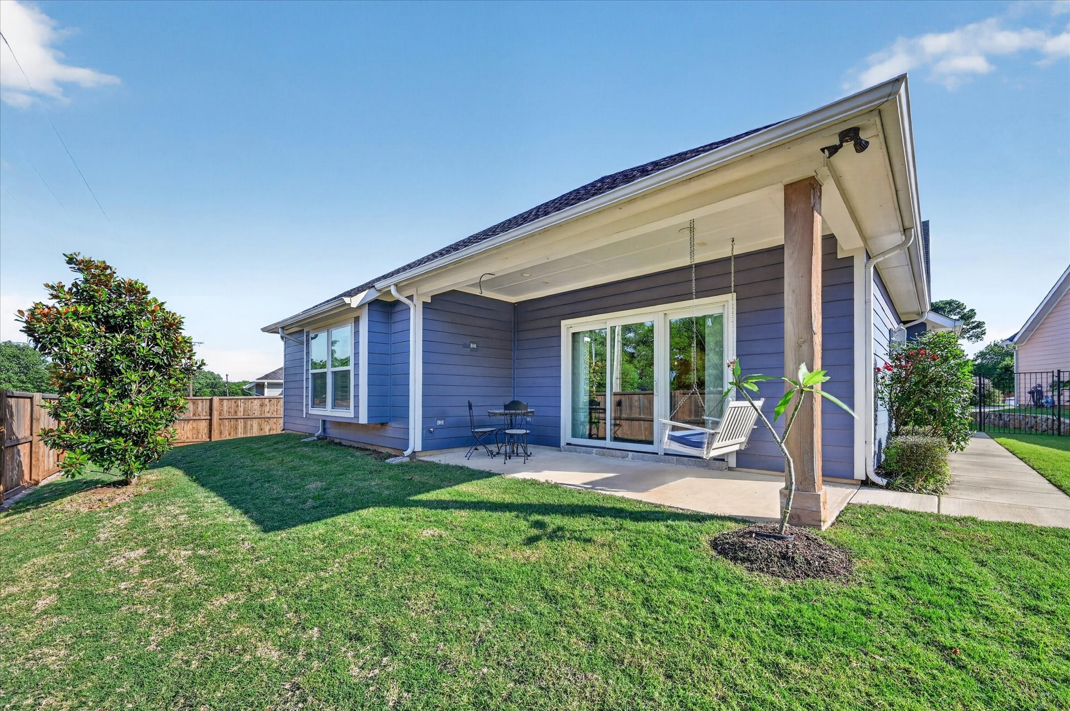 1018 Meadow Bend Loop N Grapevine TX 76051