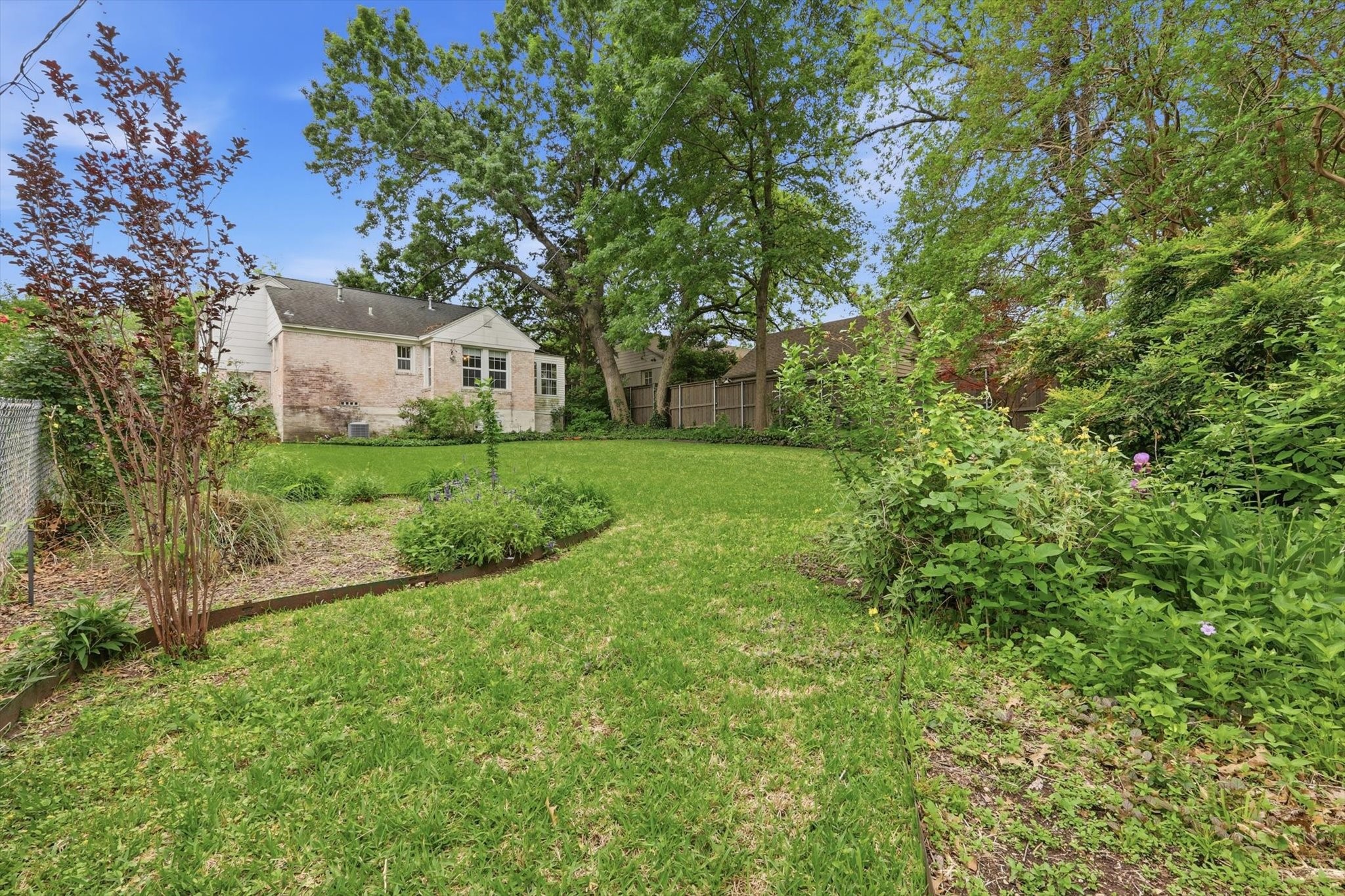 6921 Hammond Avenue Dallas TX 75223