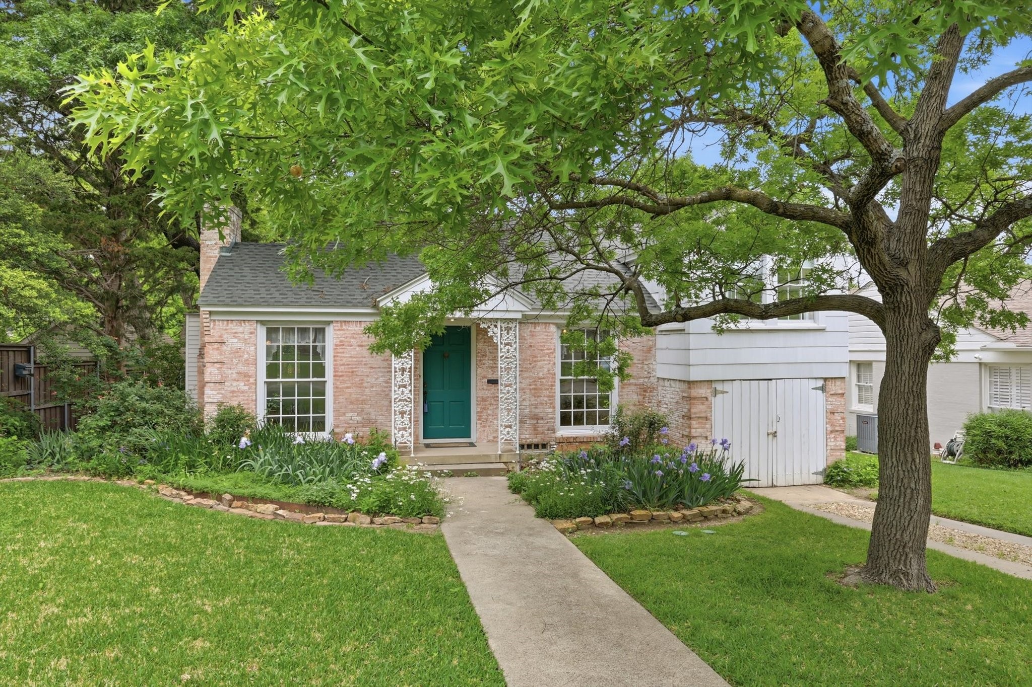 6921 Hammond Avenue Dallas TX 75223