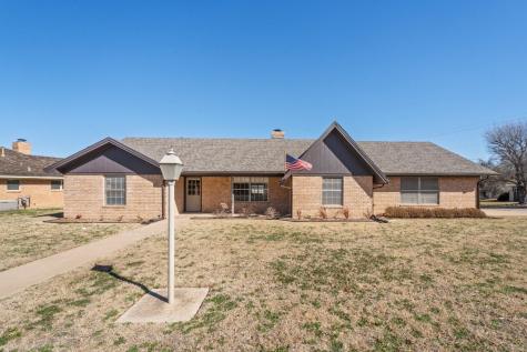 911 High Road Coleman TX 76834