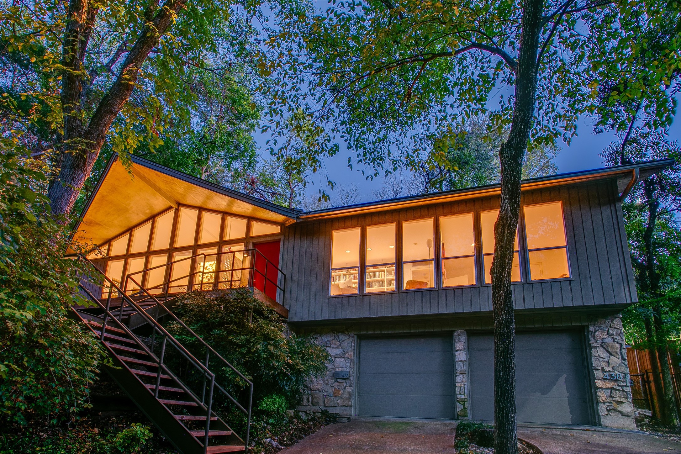 438 W Greenbriar Lane Dallas TX 75208