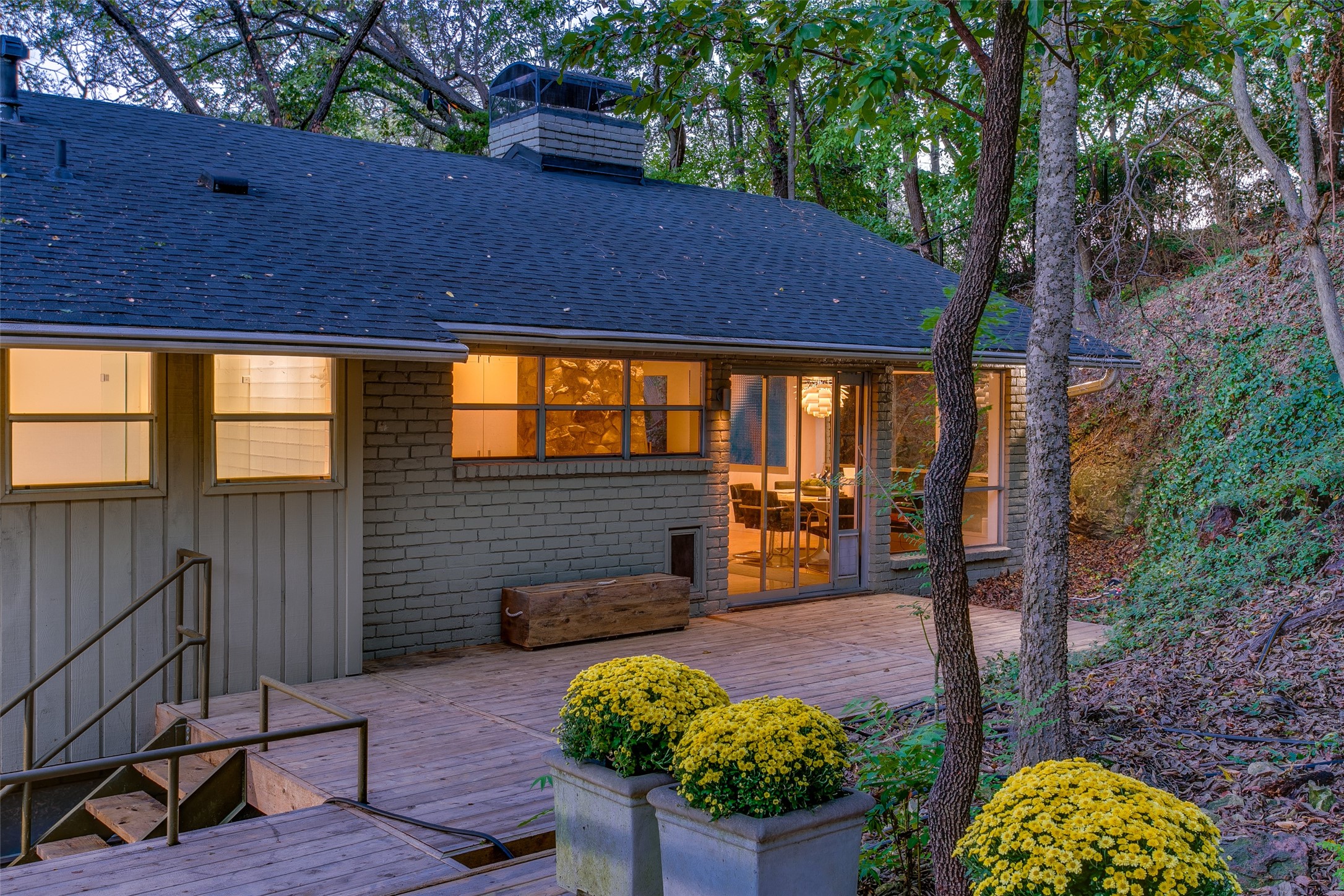 438 W Greenbriar Lane Dallas TX 75208