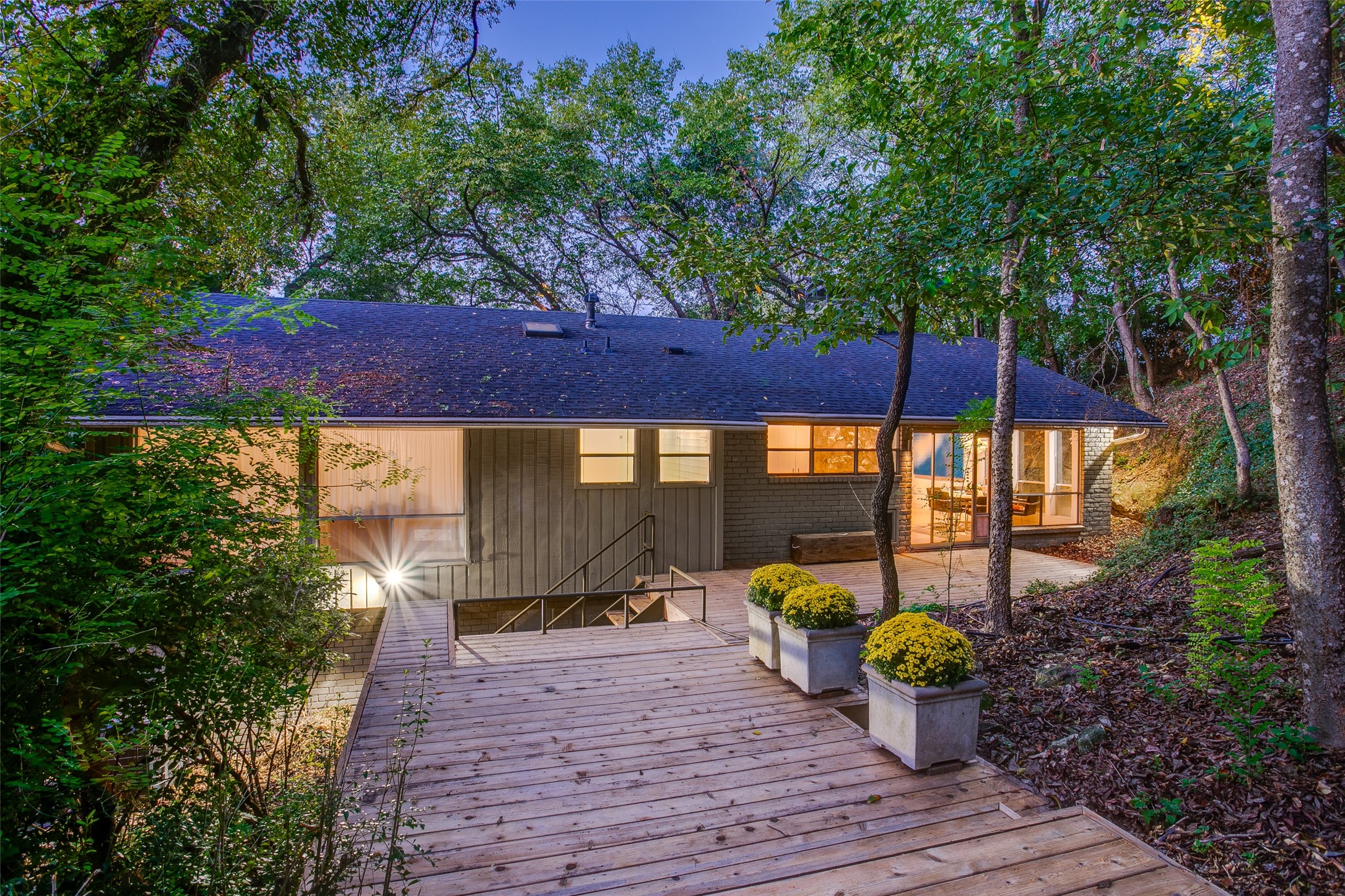 438 W Greenbriar Lane Dallas TX 75208