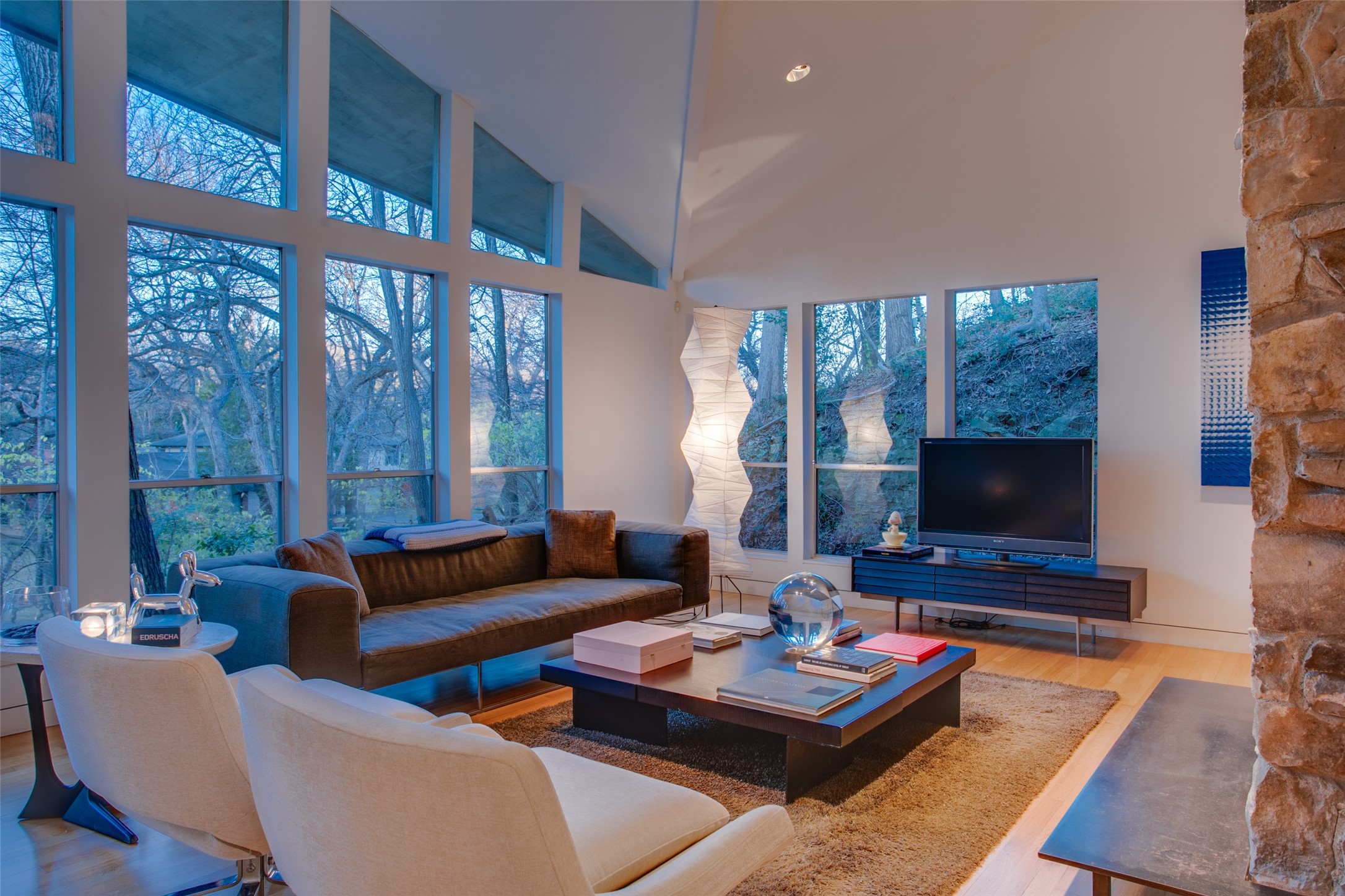 438 W Greenbriar Lane Dallas TX 75208