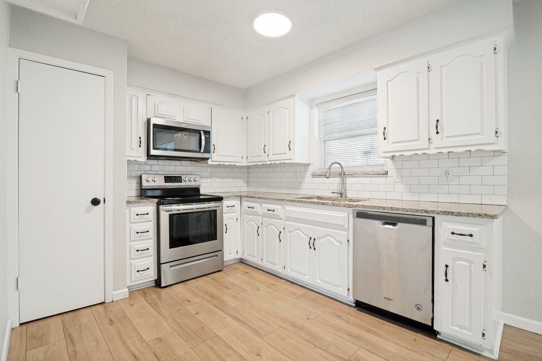 922 Meadowdale Circle Garland TX 75043