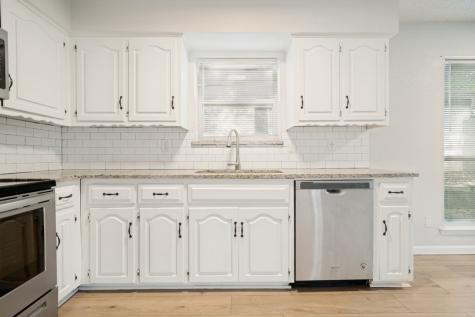 922 Meadowdale Circle Garland TX 75043