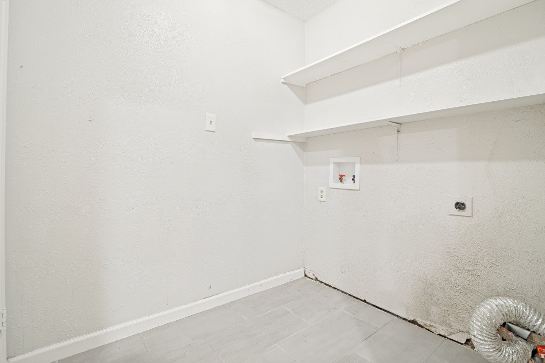 922 Meadowdale Circle Garland TX 75043