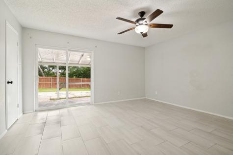 922 Meadowdale Circle Garland TX 75043