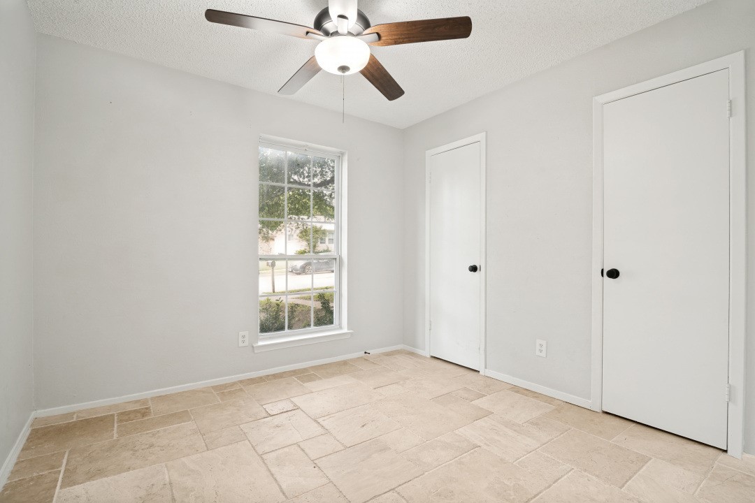 922 Meadowdale Circle Garland TX 75043