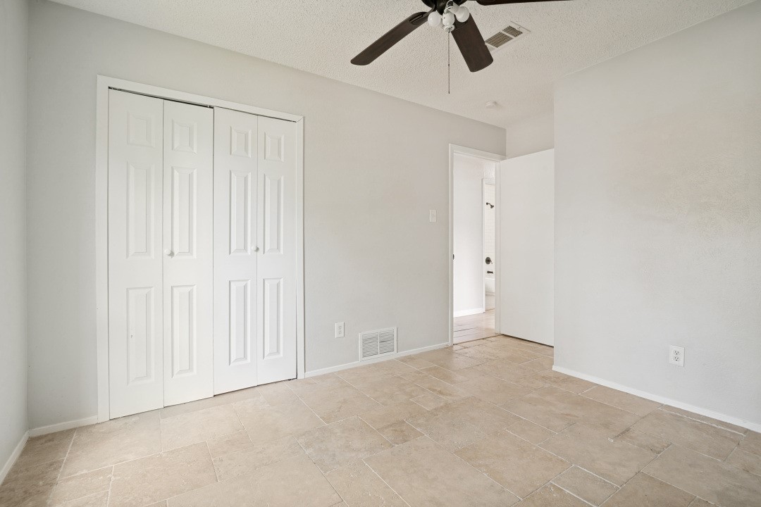 922 Meadowdale Circle Garland TX 75043