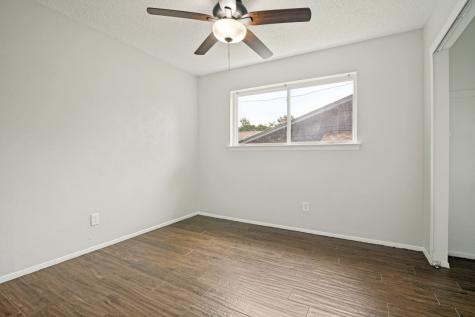 922 Meadowdale Circle Garland TX 75043