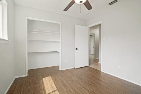 922 Meadowdale Circle Garland TX 75043